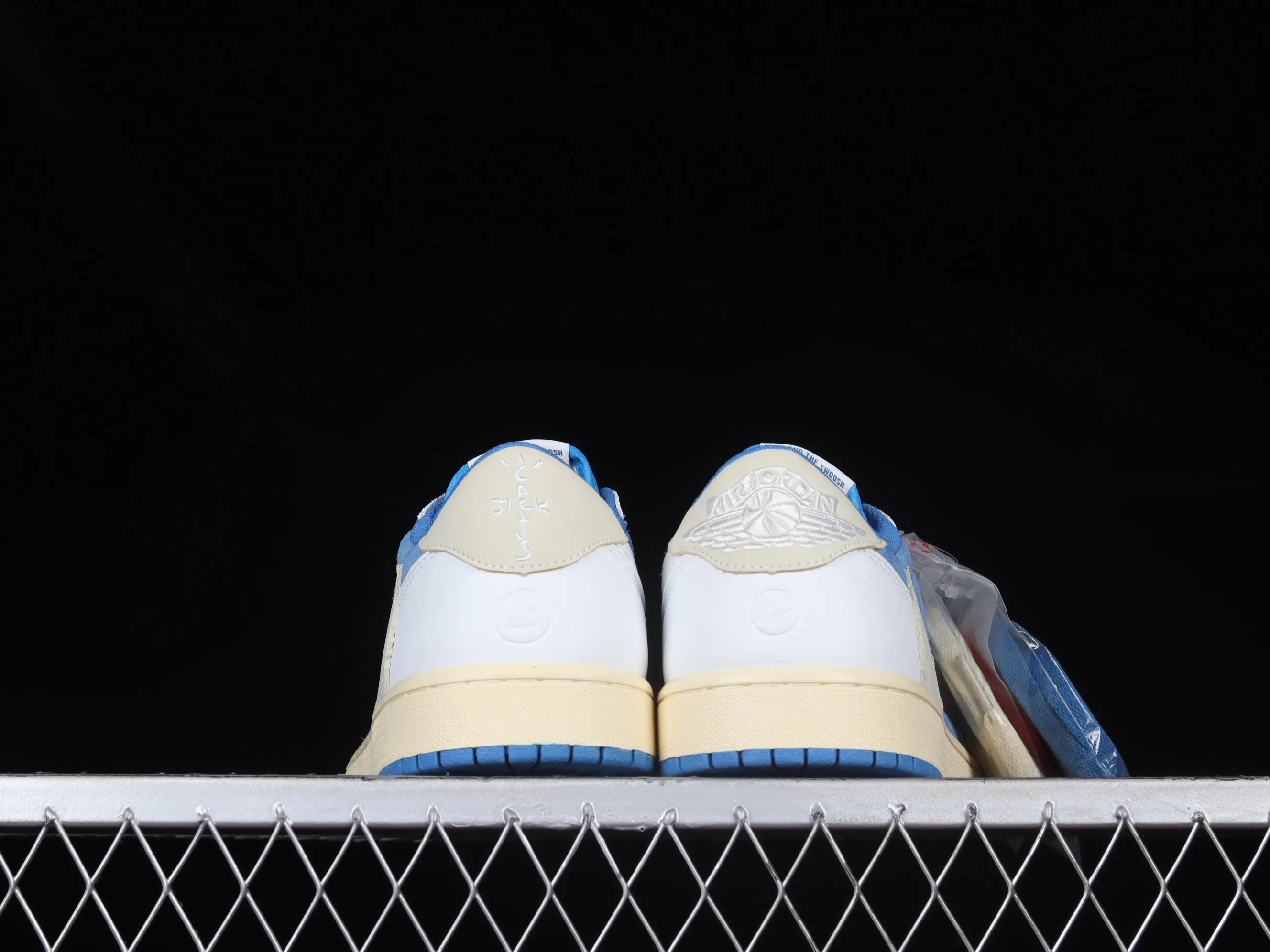 All categories Air Jordan Jordan series basketball shoes Air Jordan 1 Low Travis Scott x Jordan 1 low AJ 1 OG Barb Anti-Hook Ghostface Low CQ4277-212